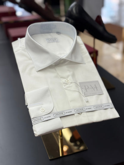 Off White spread collar, regular cuffs