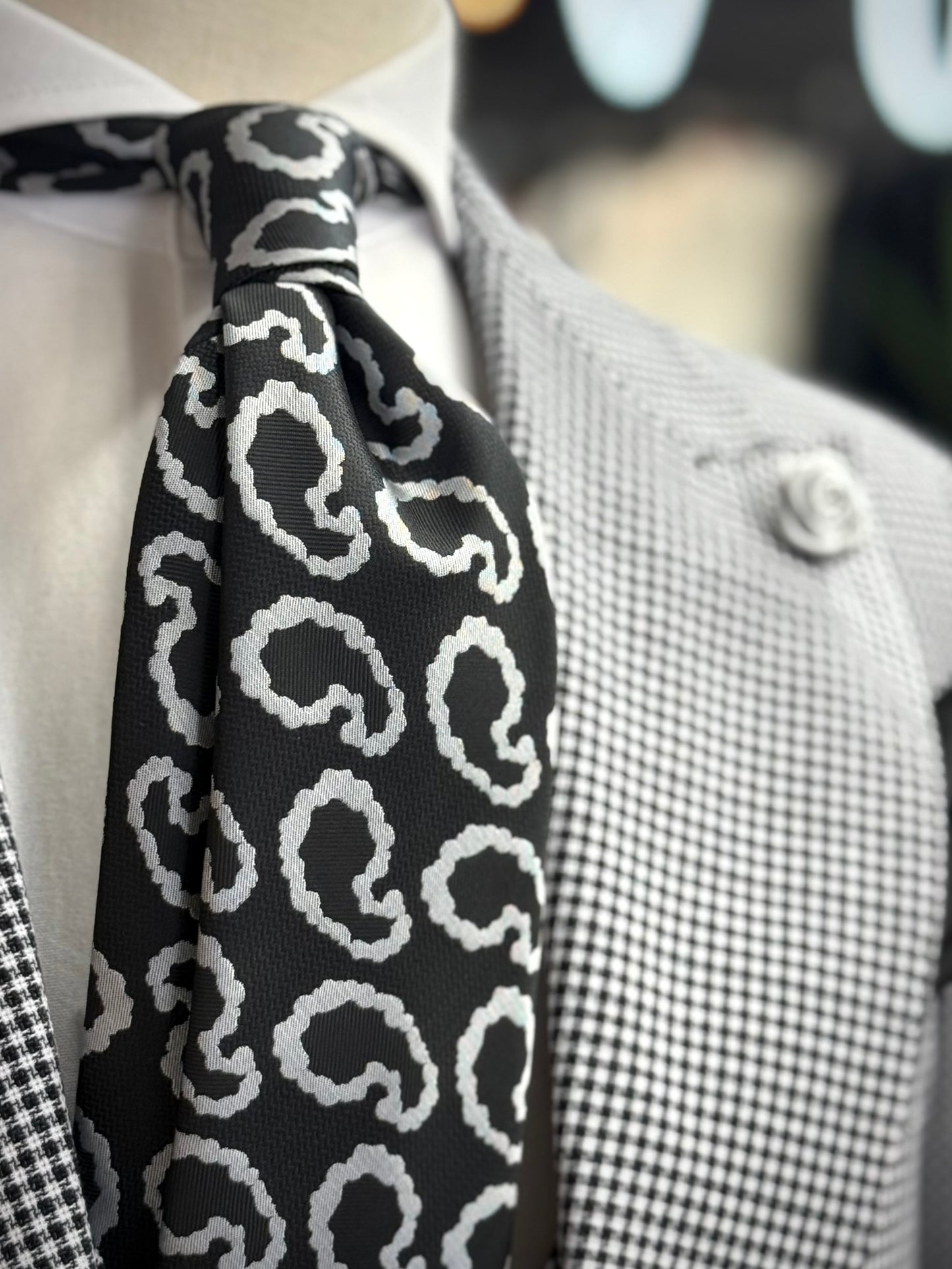 Necktie Paisley Black & silver