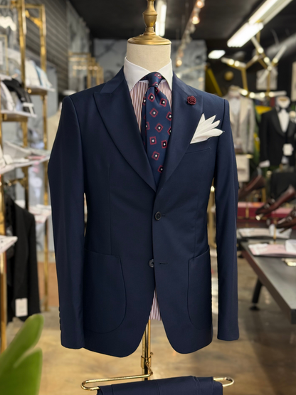 Navy Blue Two Pieces Wide Peak Lapel Suit Patch Pockets