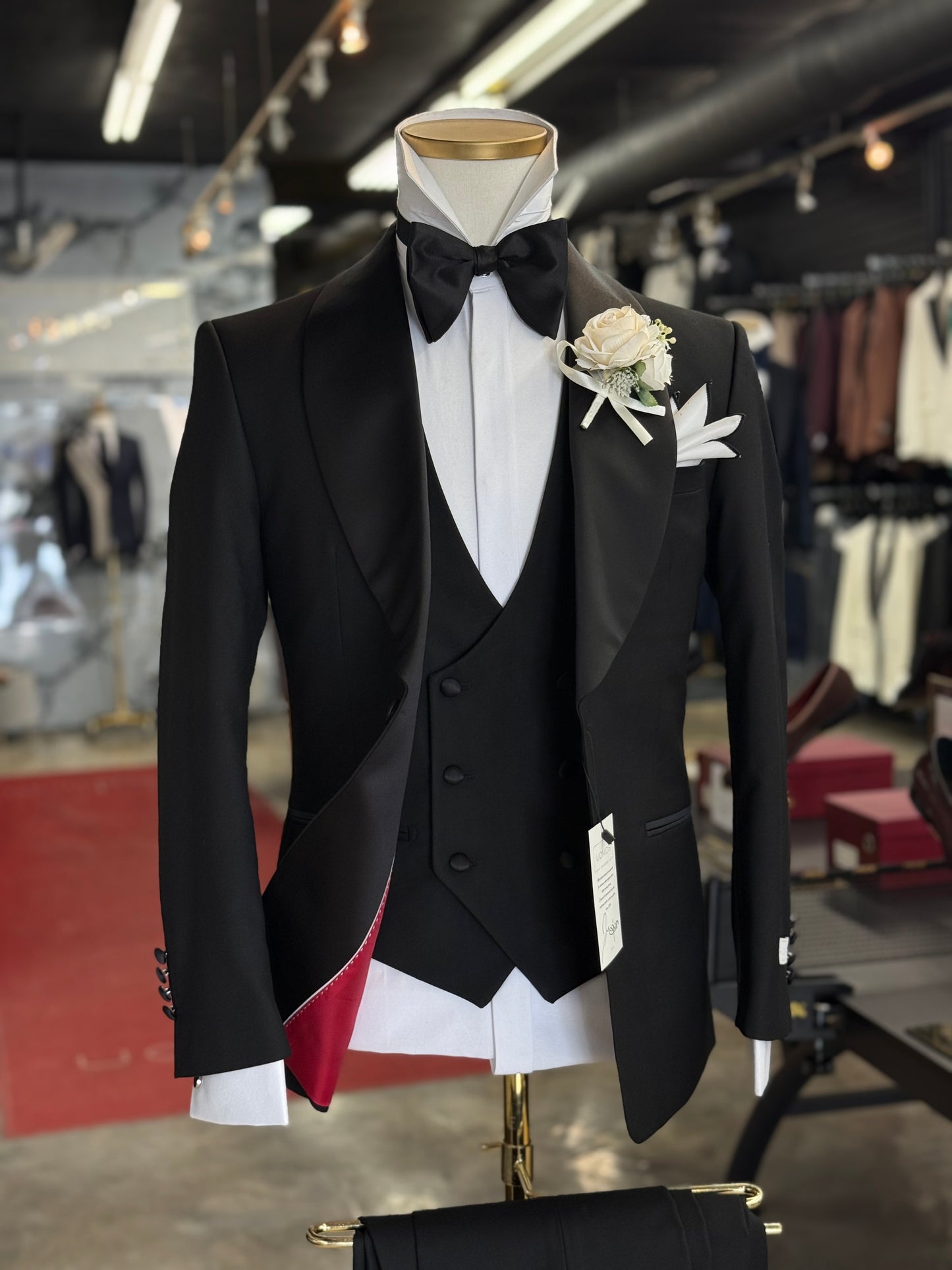 Wide Shawl Lapel Black Tuxedo Uomos
