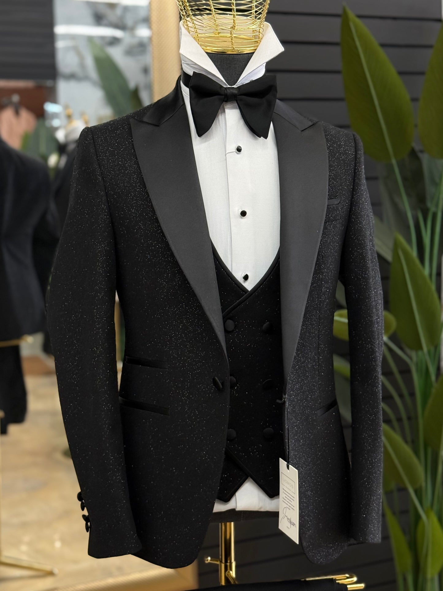 Black Glitter Peak Lapel Tuxedo – Luxury 3 Piece