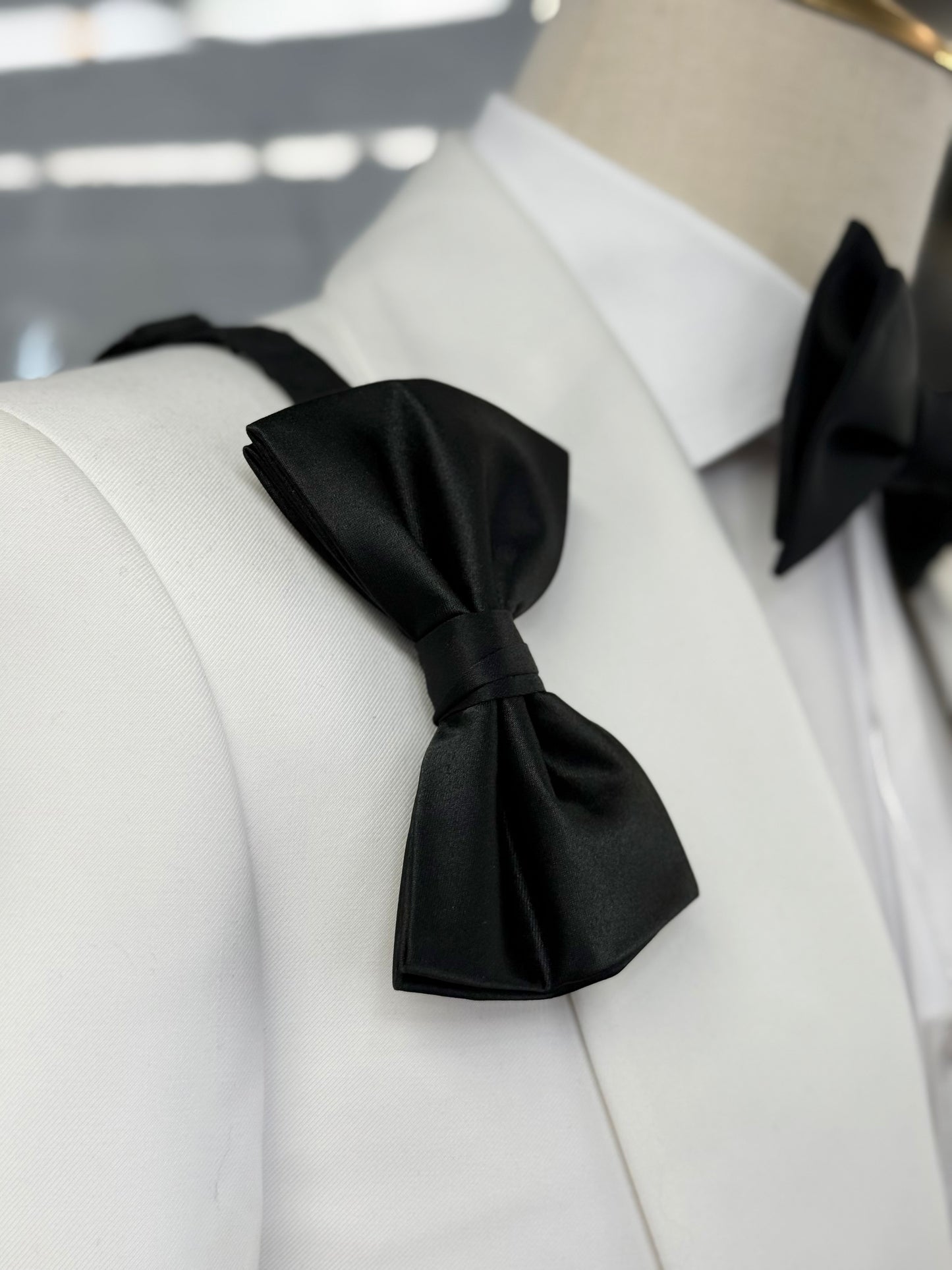 UOMOS Bow Tie black regular size