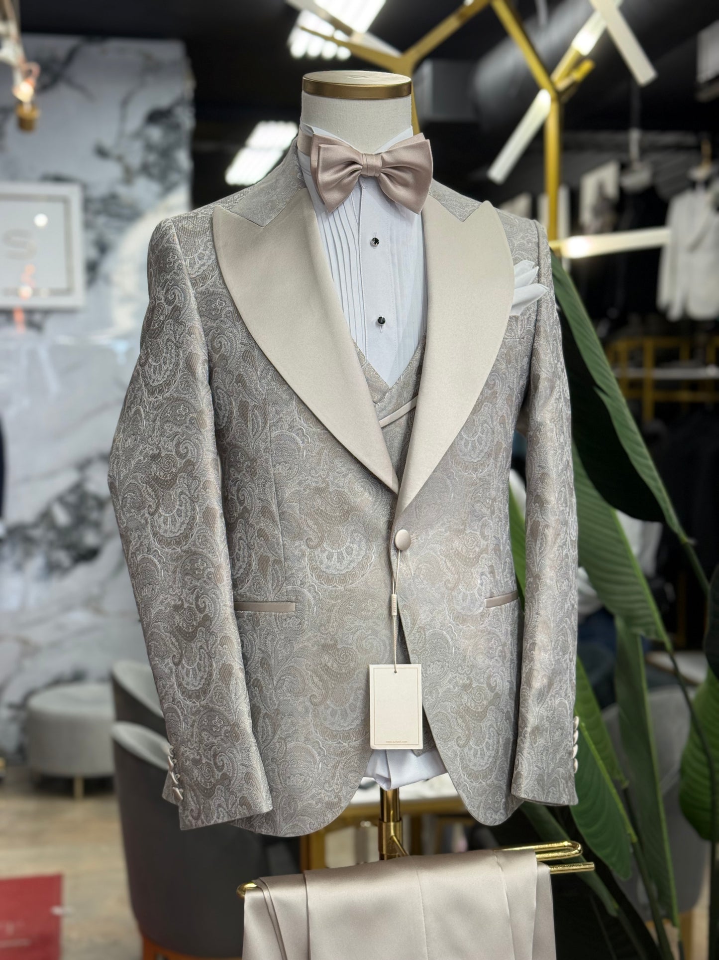 Champagne Peak Lapel Tuxedo