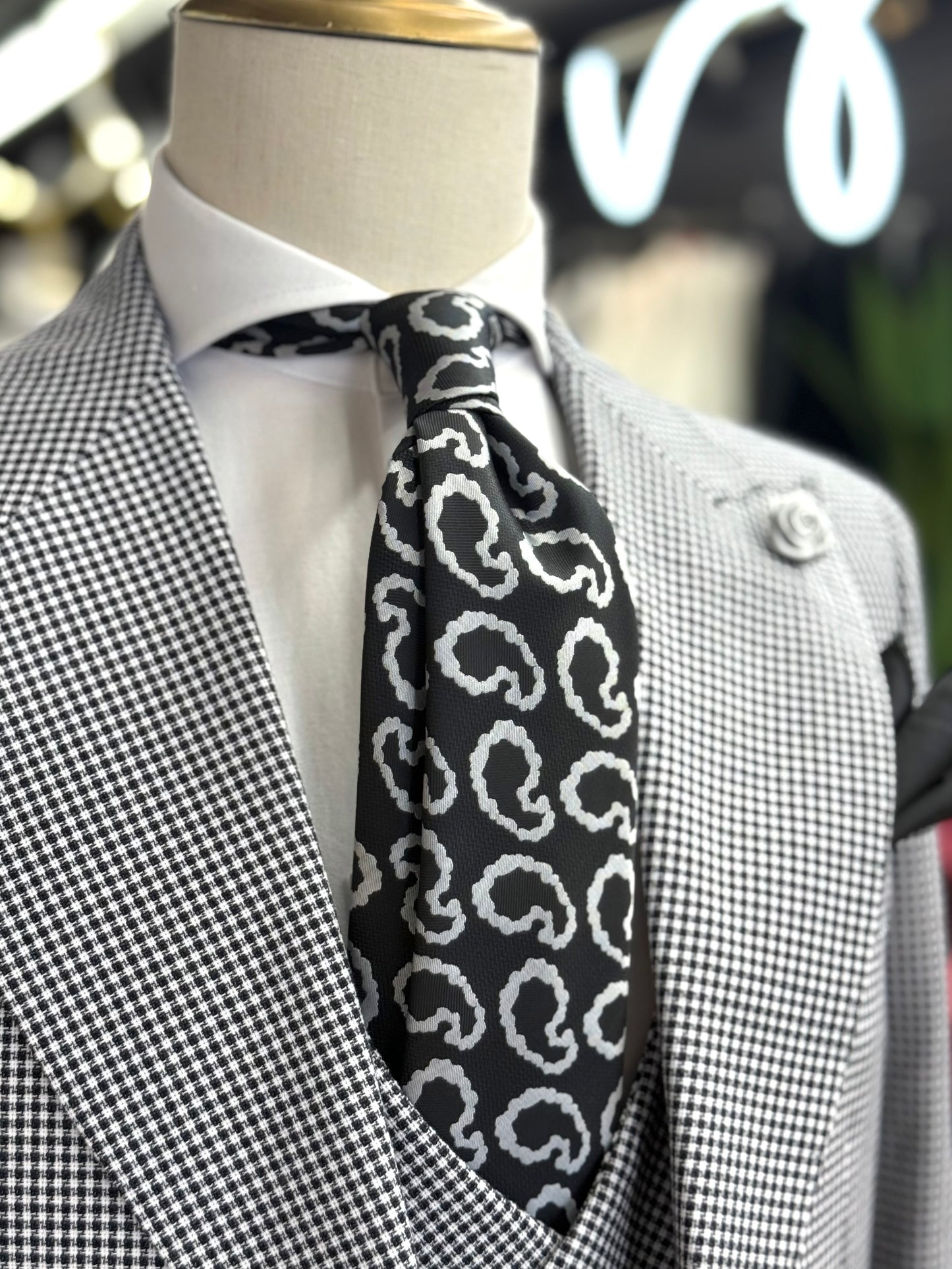 Necktie Paisley Black & silver