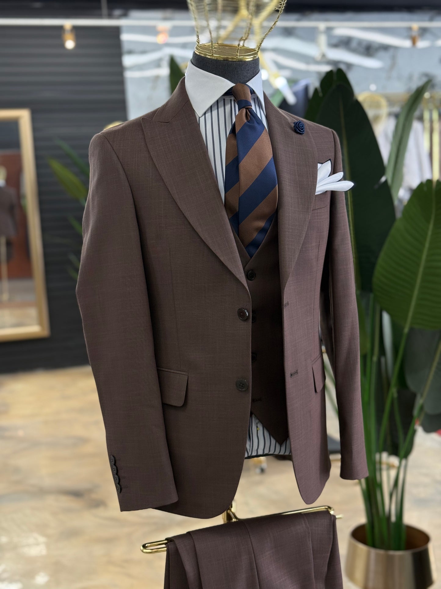 Light Mocha Brown Three Pieces Wide Peak Lapel Suit