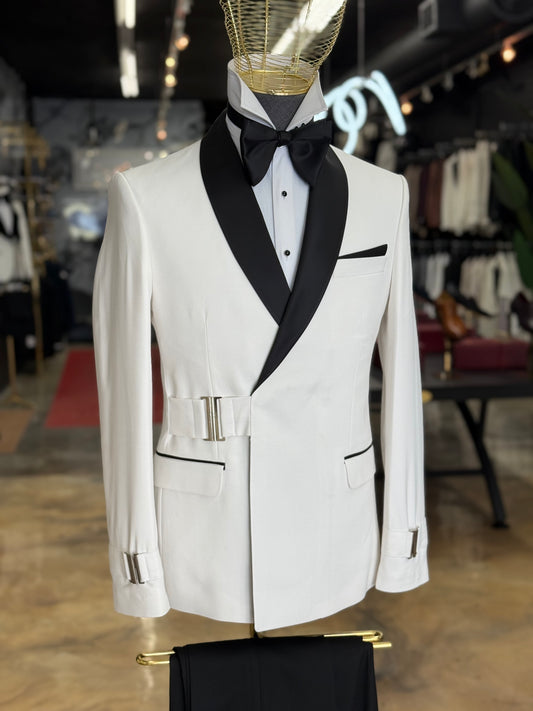 Off White Buckle Front Closure Shawl Lapel Tuxedo