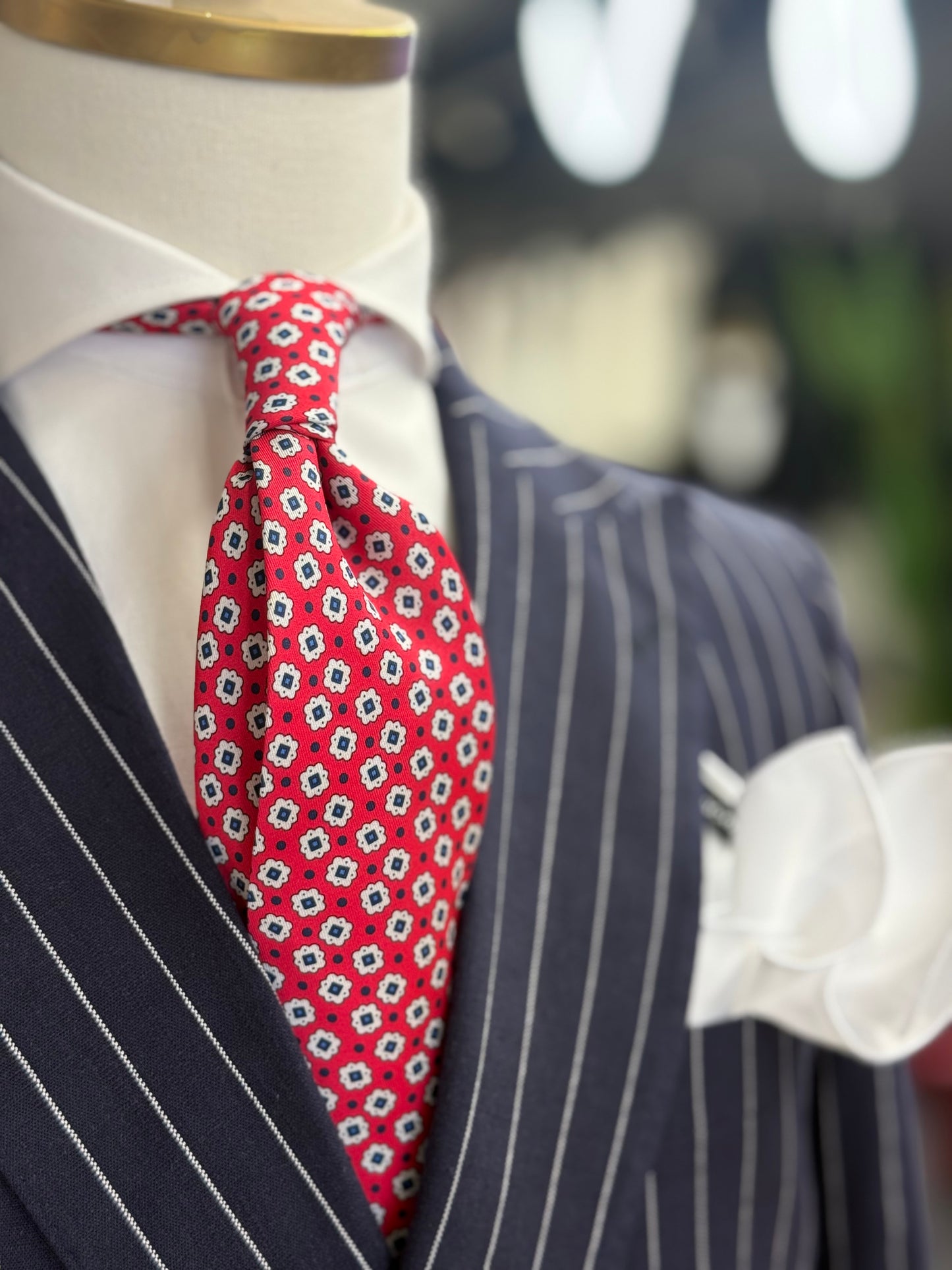 Necktie Crimsom Small Medallion