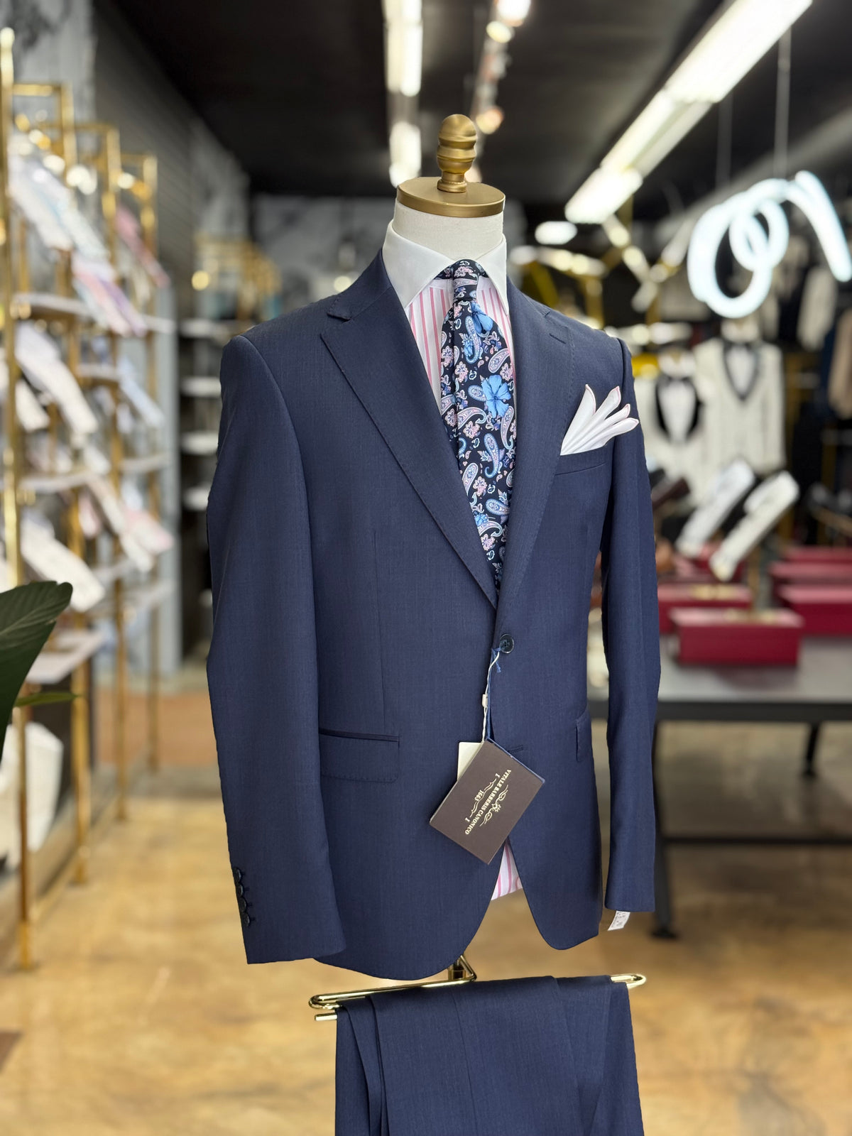 The Vitale Barberis Canonico Italian Wool Suit in Textured Navy Slim Fit