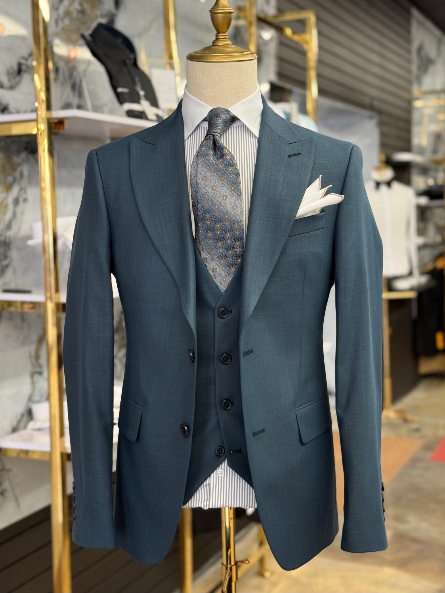 Aqua Teal Three Pieces Wide Peak Lapel Suit