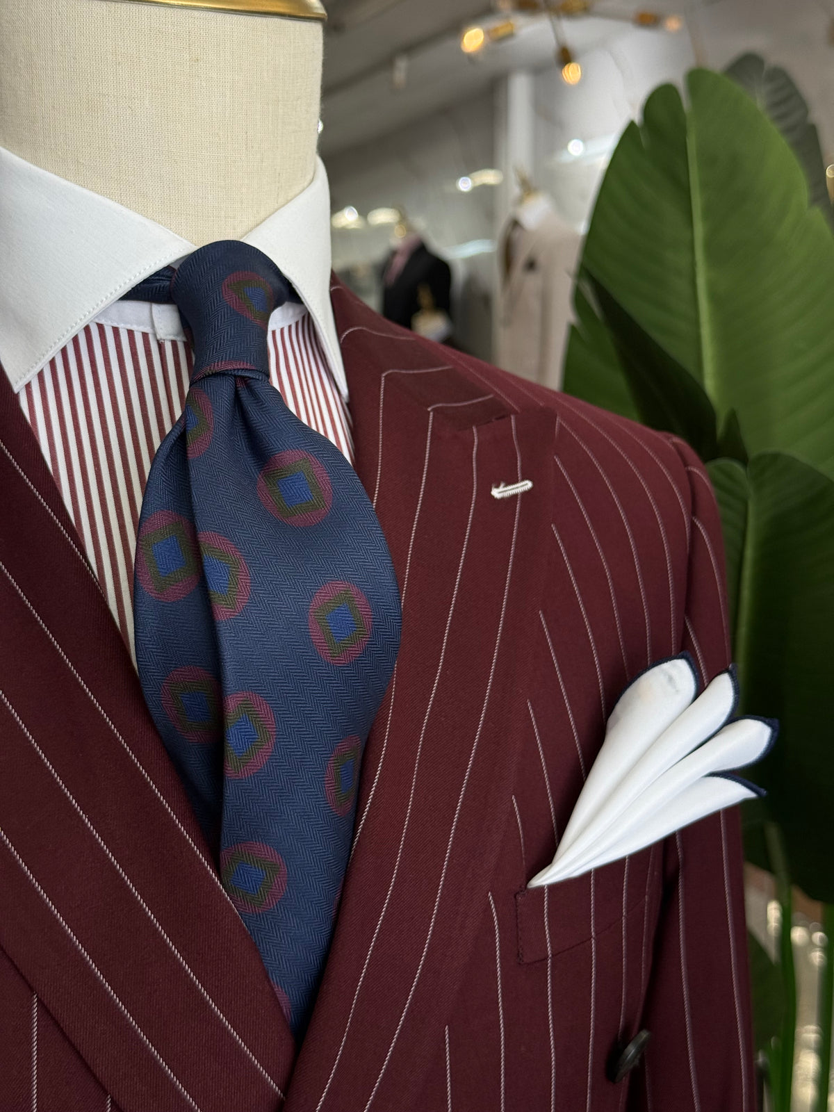 Necktie Big Medallion Navy & Burgundy