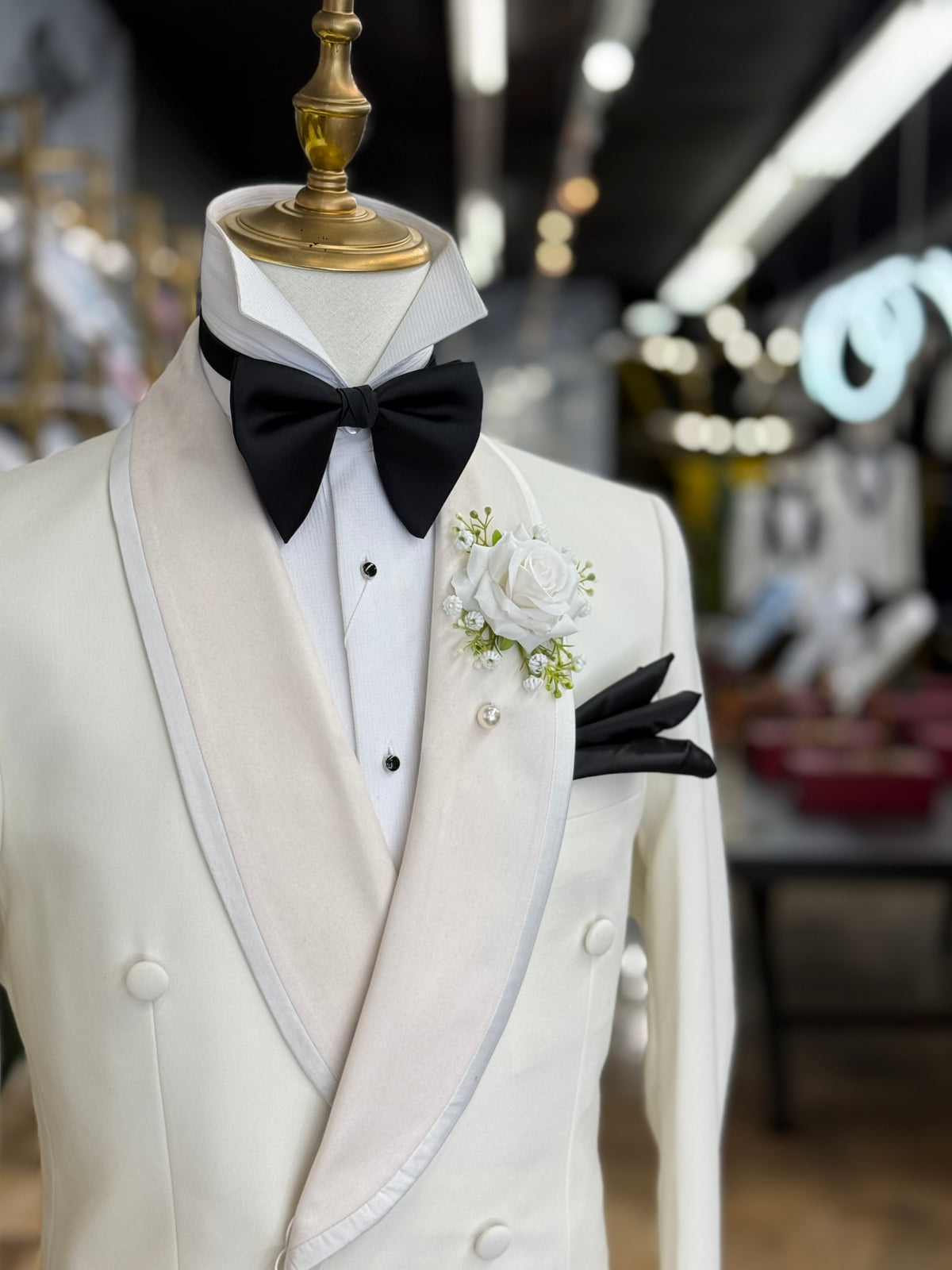 Ivory White Modern Fit Tuxedo Double Breasted Shawl Lapel
