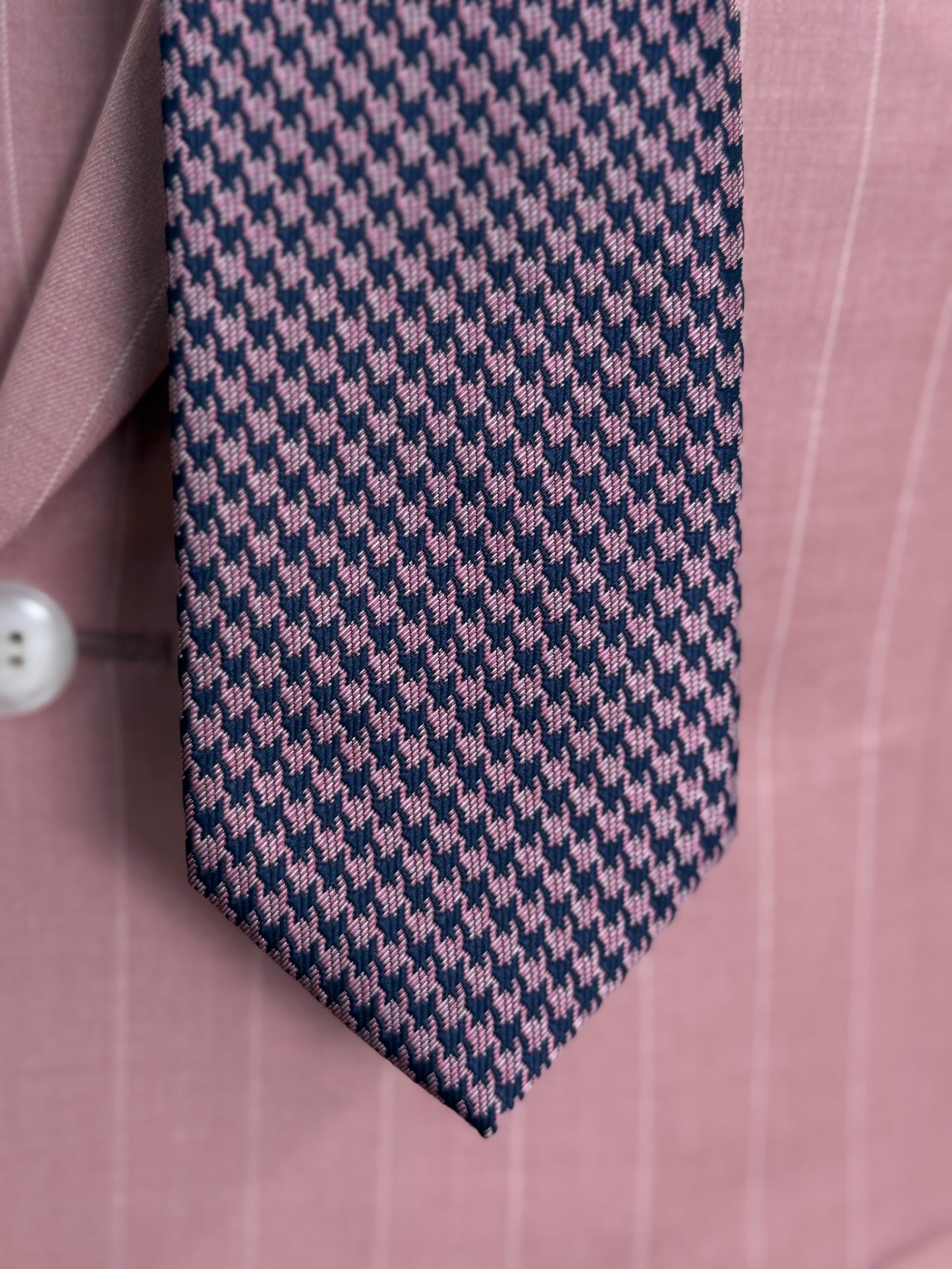 Necktie Houndstooth Pink & Navy