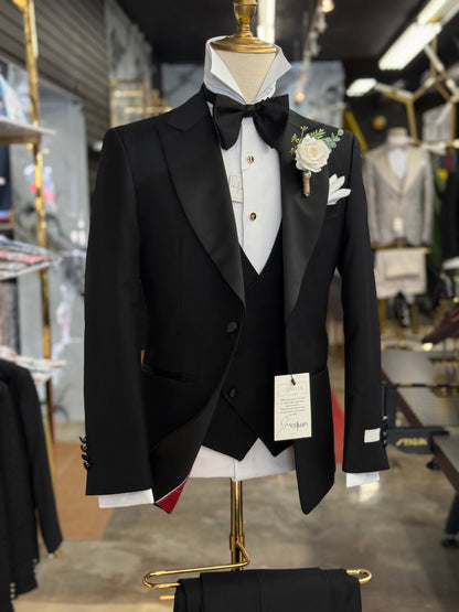 Wide Peak Lapel Black Tuxedo Uomos