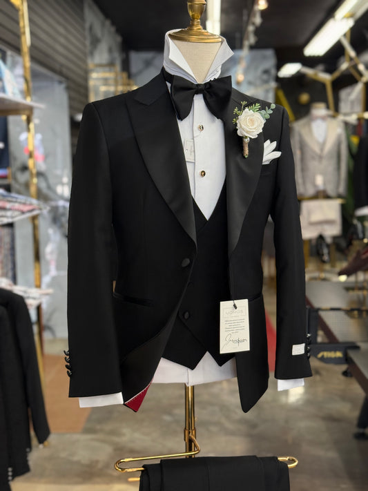 Wide Peak Lapel Black Tuxedo Uomos