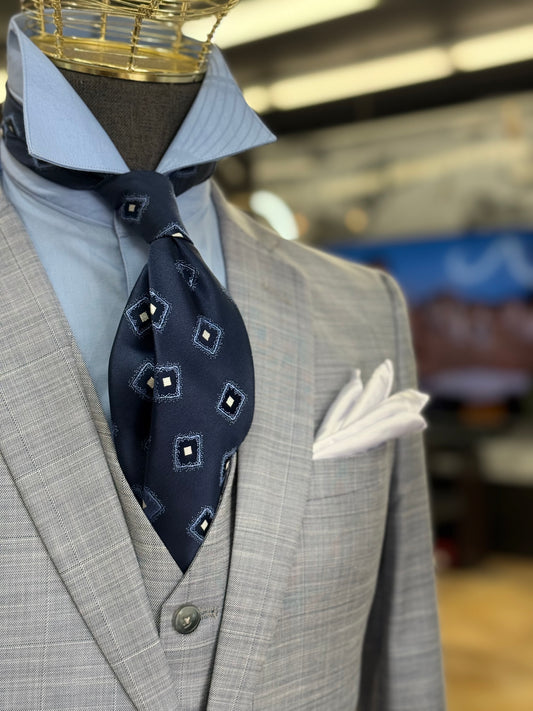 Necktie Navy blue medallion in white and powder blue