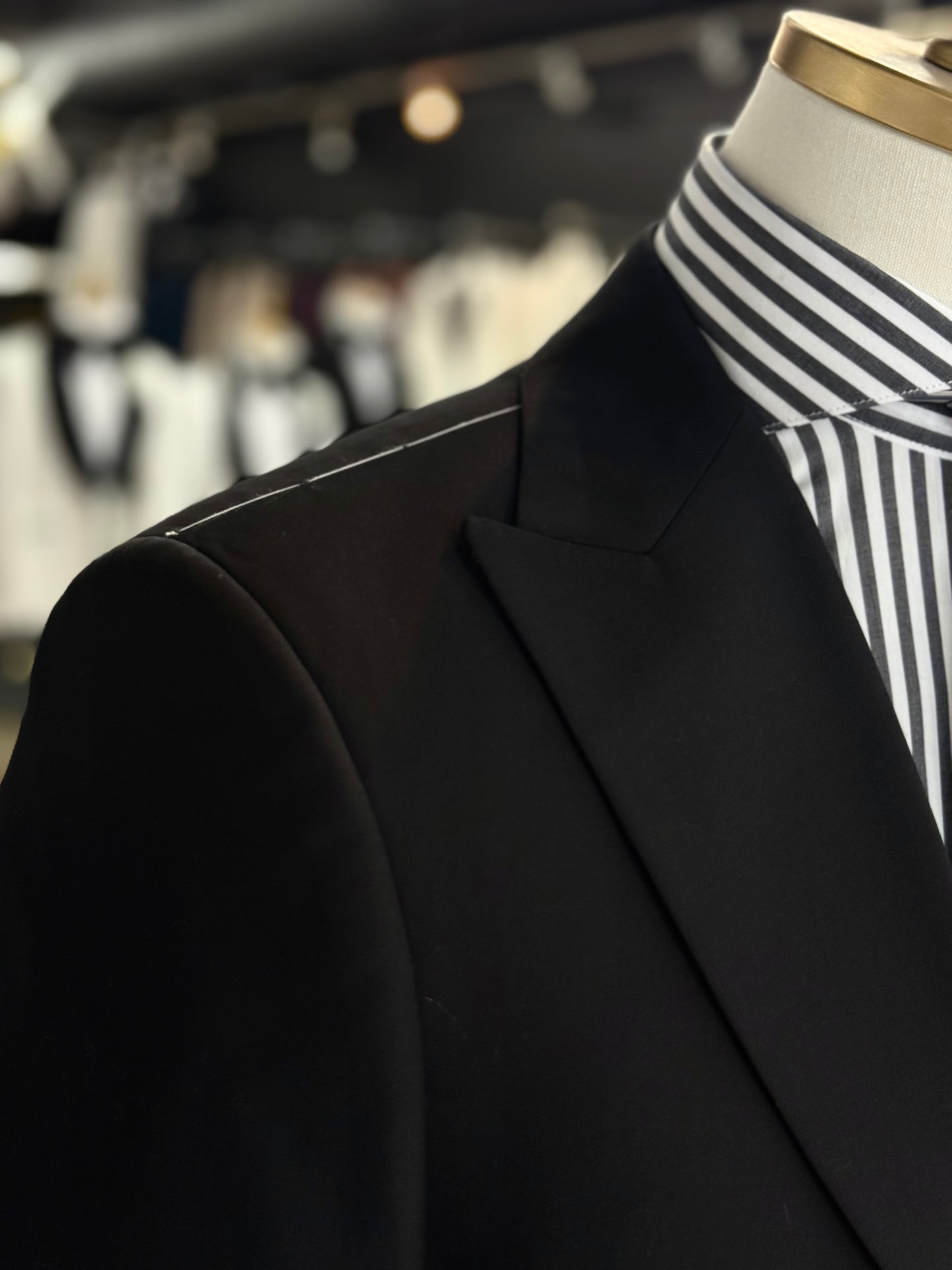 Black Two Pieces Wide Peak Lapel Suit