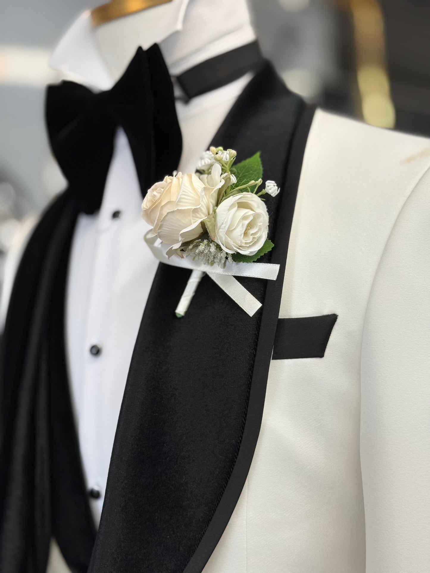 Off White Shawl Lapel Velvet Edition