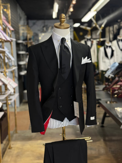 The Wide Peak Black Three-Piece Suit uomos