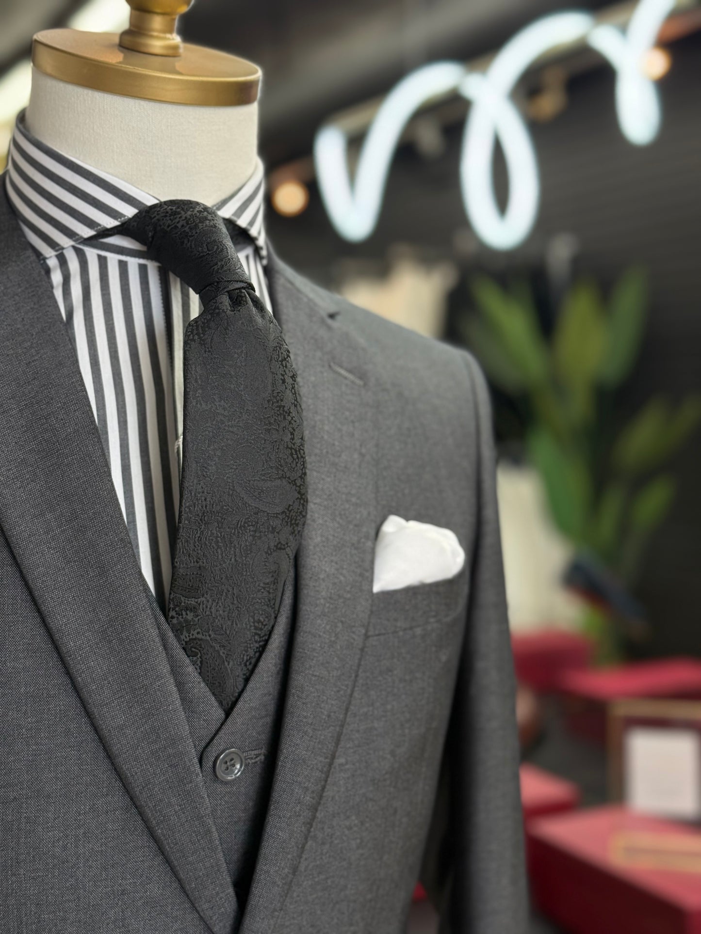 Necktie Paisley Black Textured