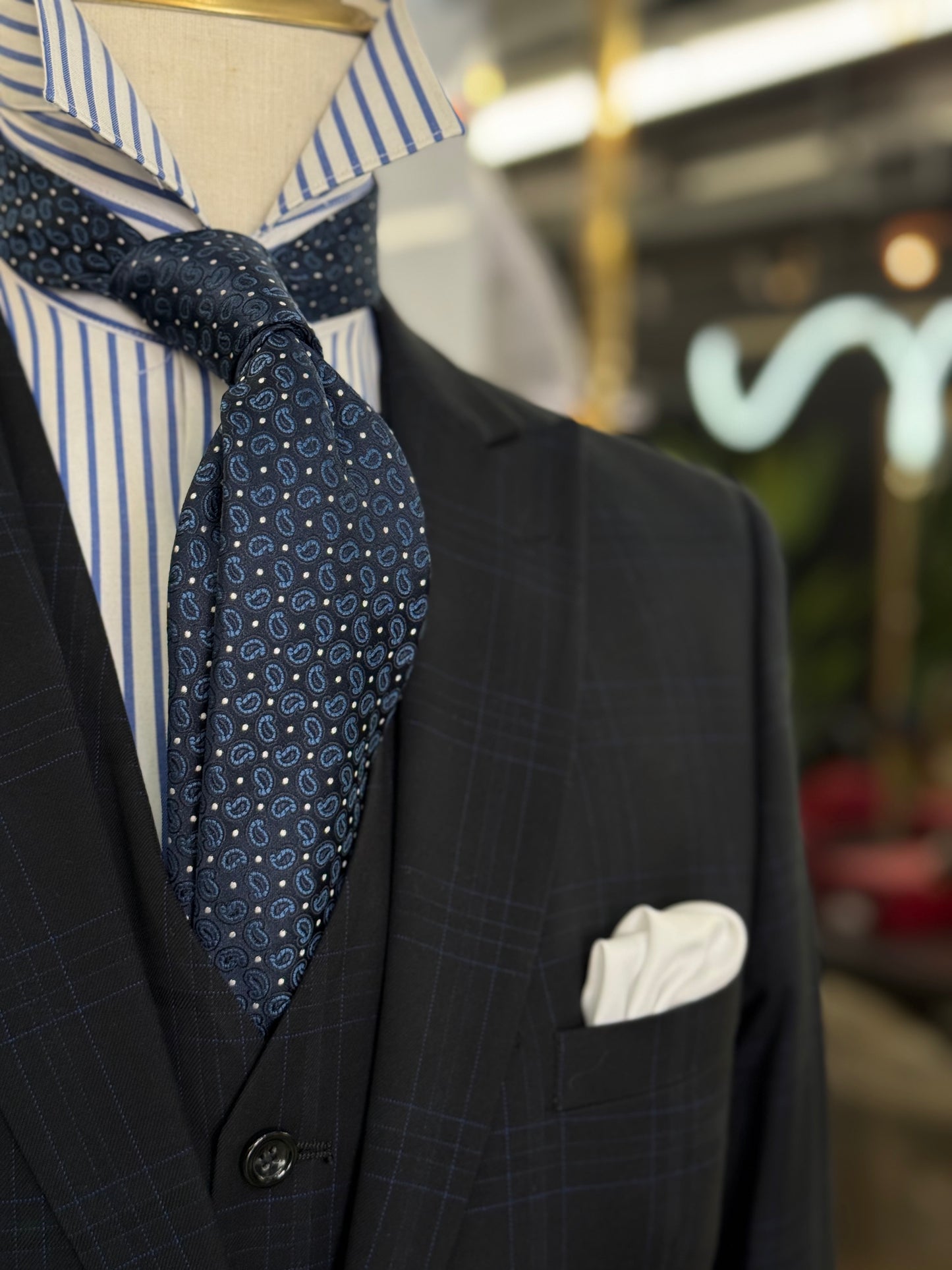 Necktie Small Paisley Dotted Navy