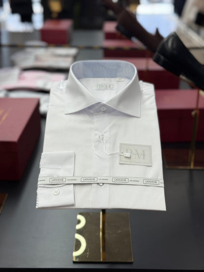 Off White spread collar, regular cuffs