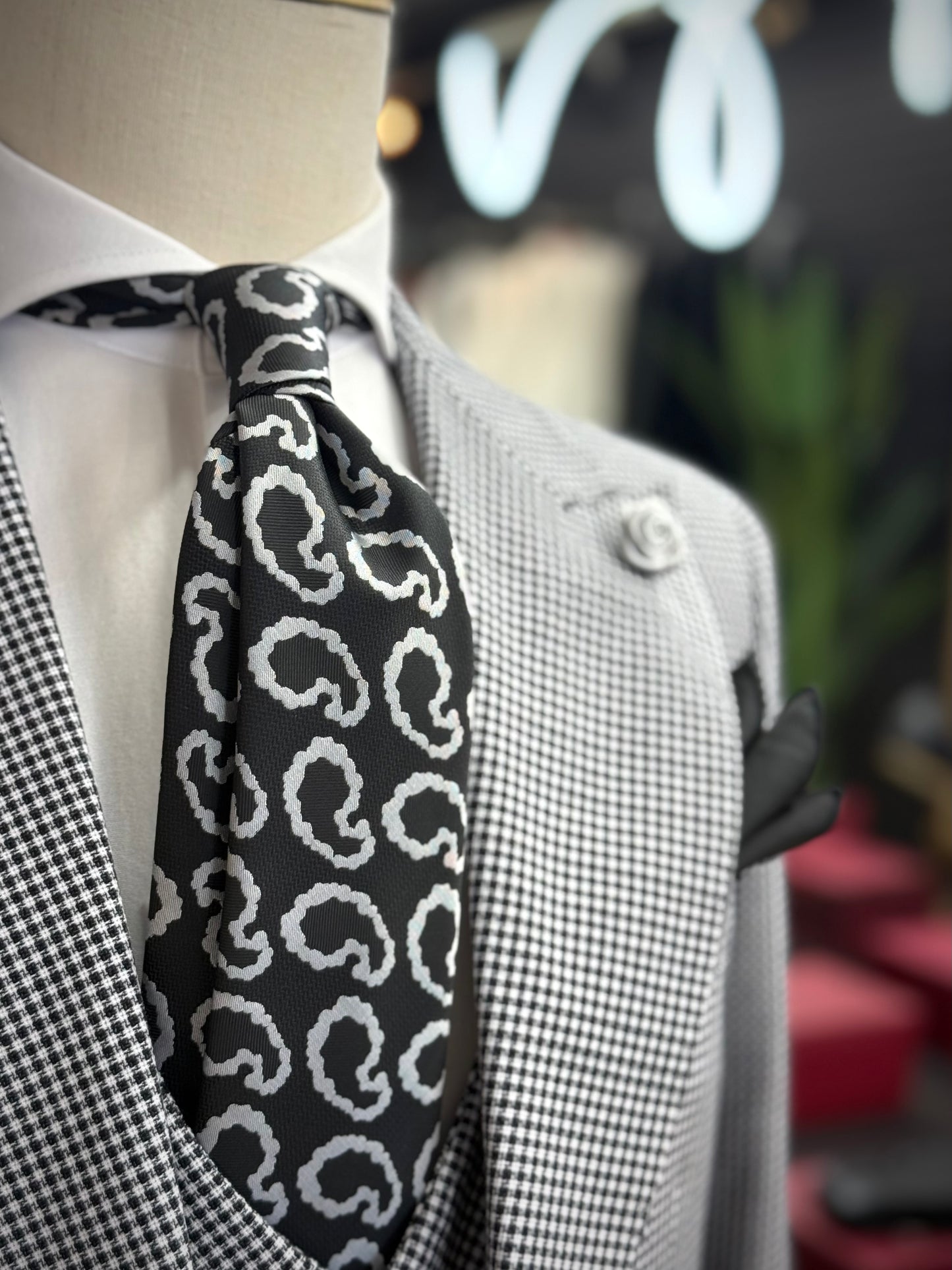 Necktie Paisley Black & silver