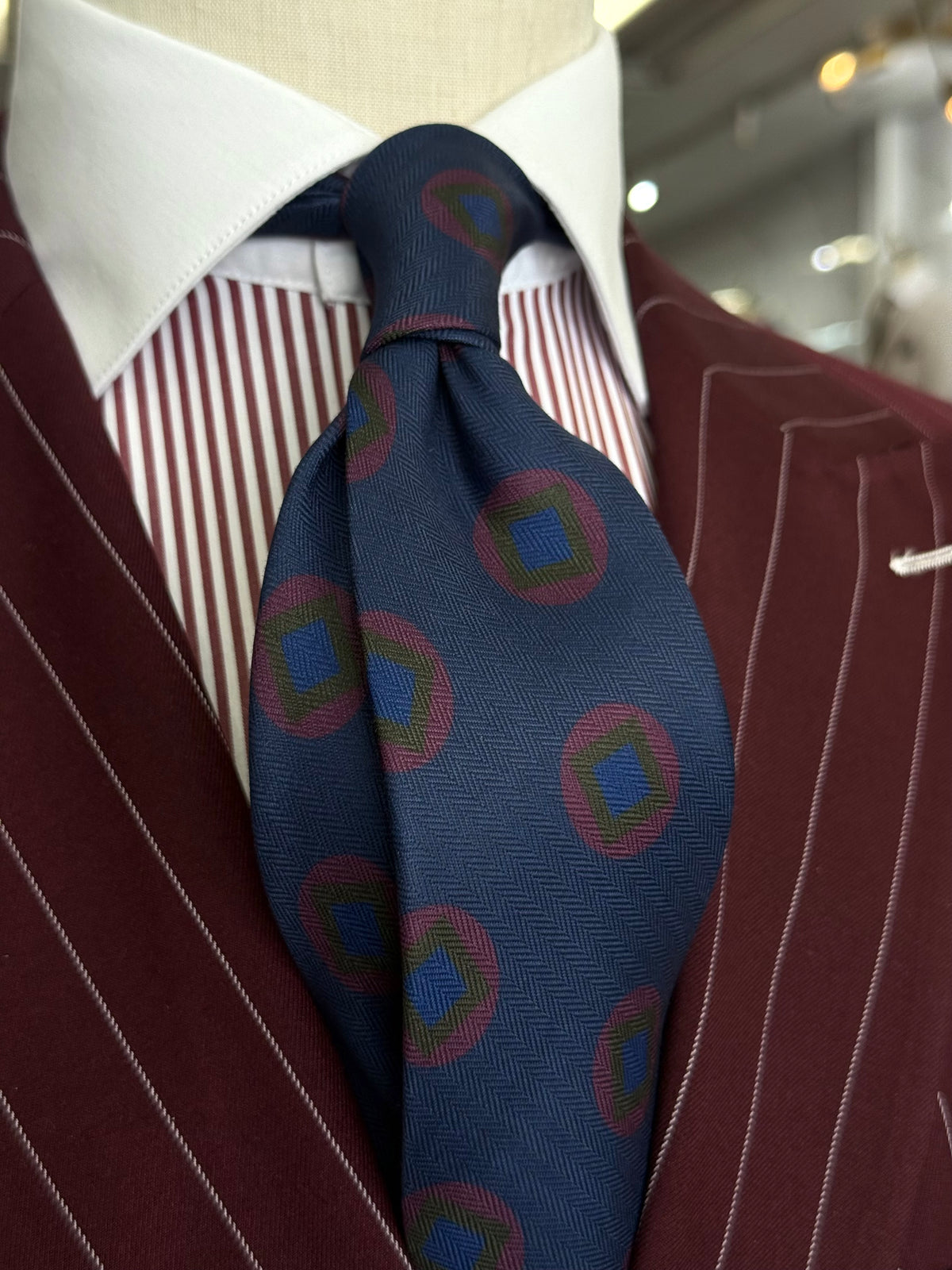 Necktie Big Medallion Navy & Burgundy