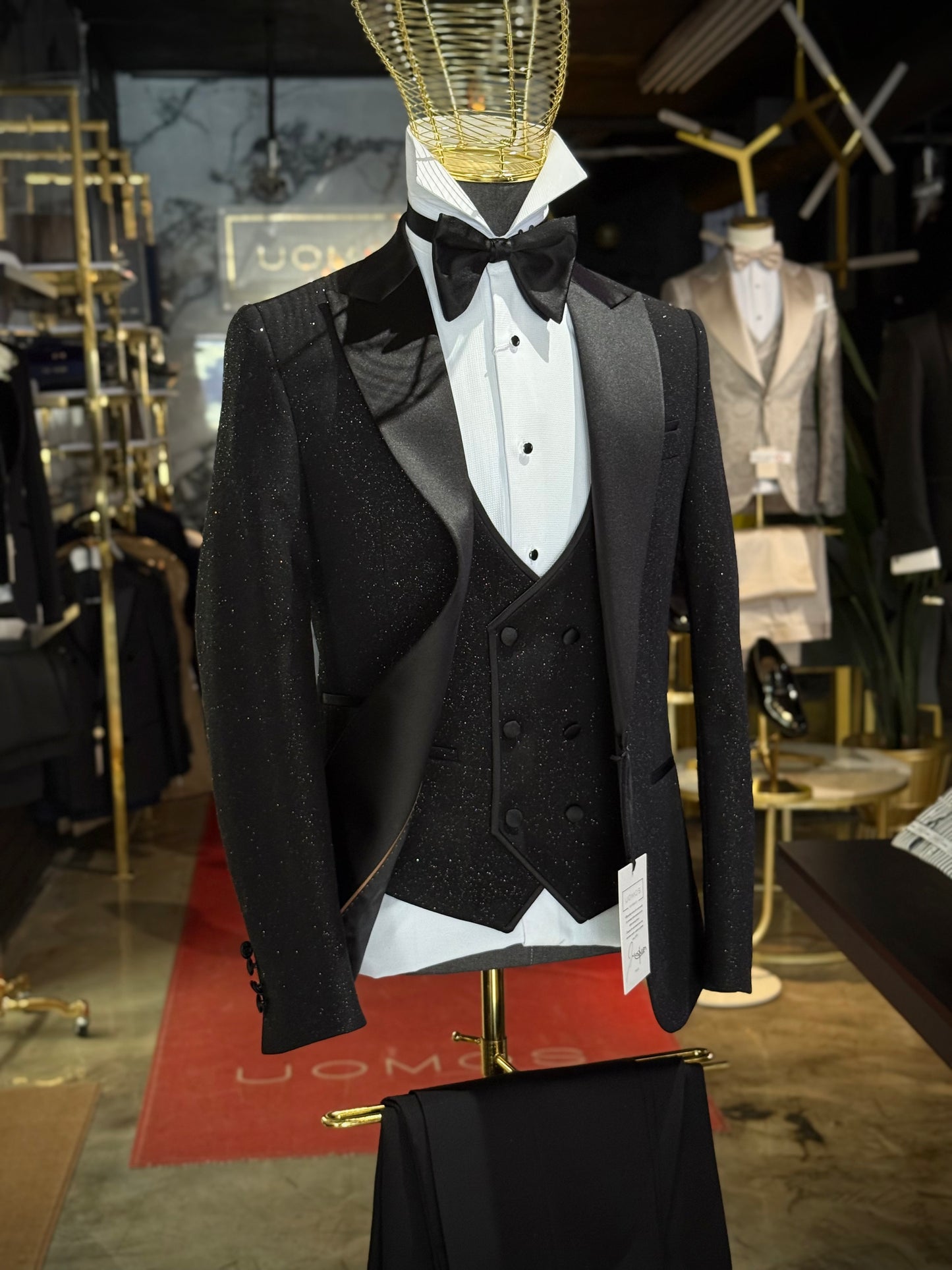 Black Glitter Peak Lapel Tuxedo – Luxury 3 Piece