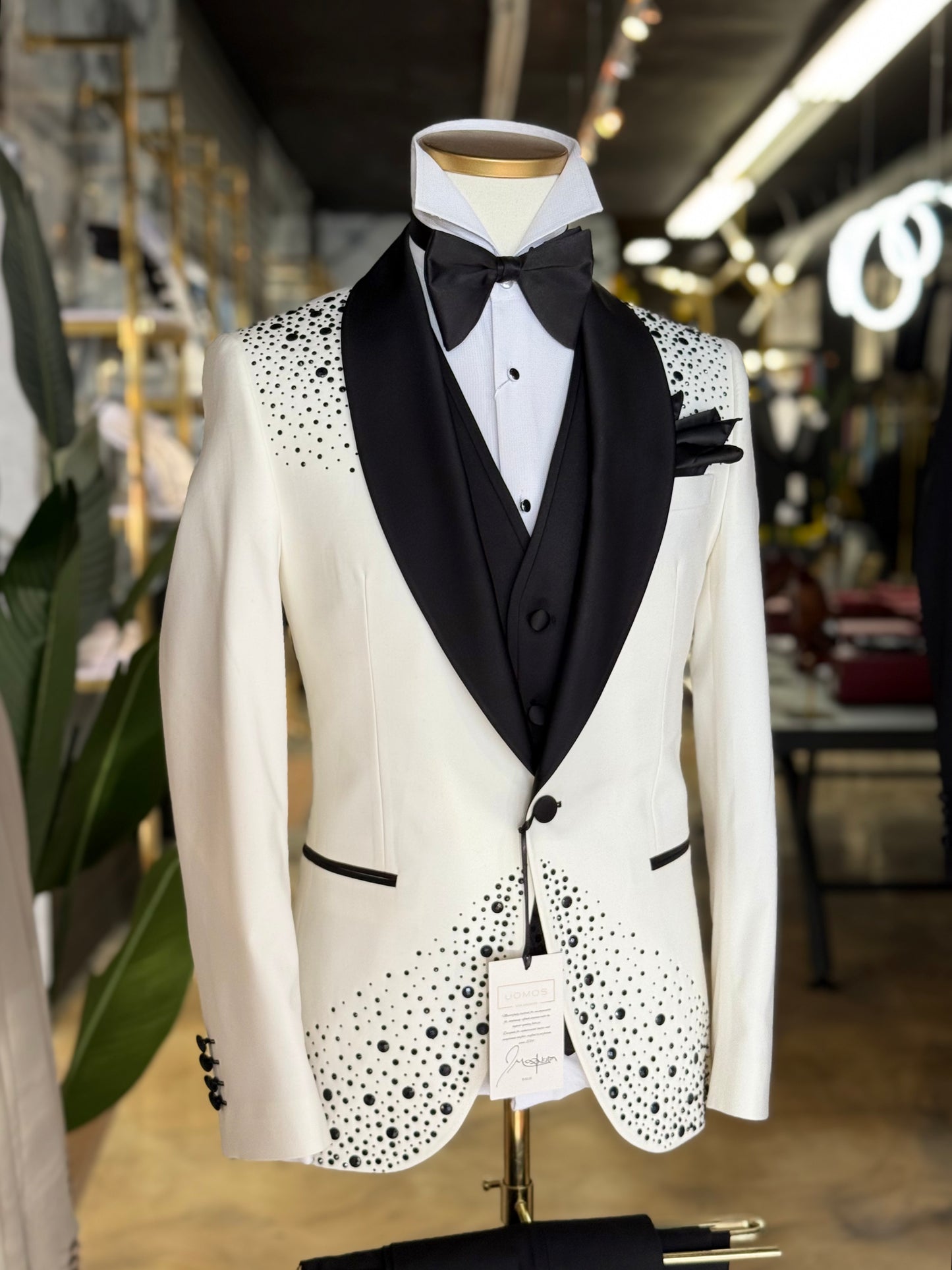 Black Glitter Shawl Lapel Tuxedo – Luxury 3 Piece