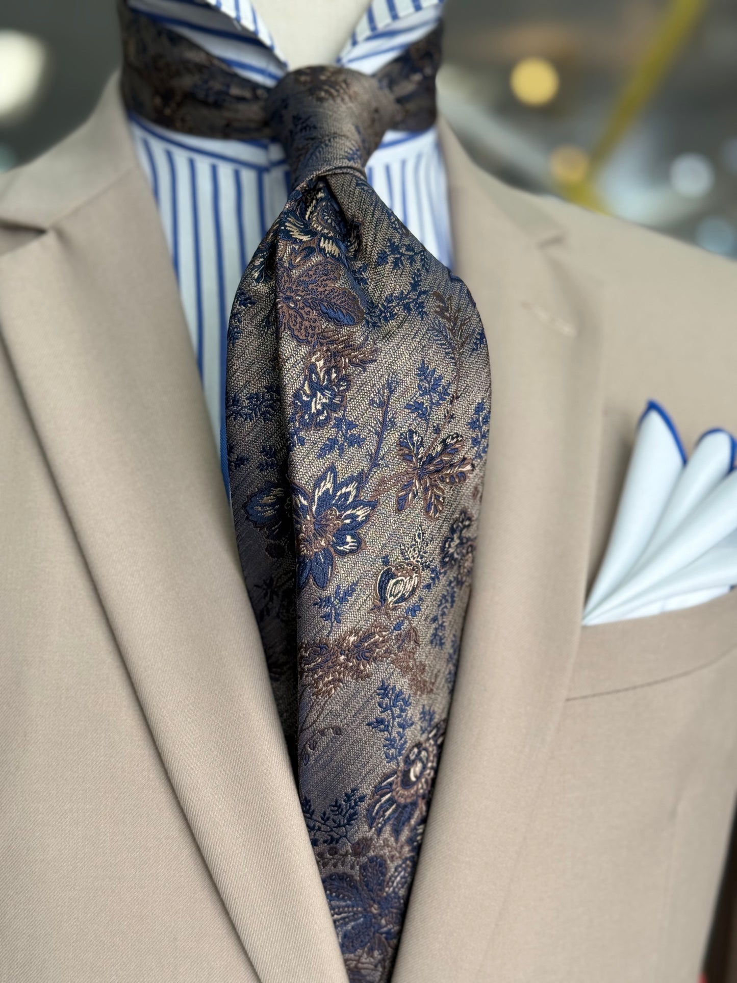 Necktie Bronze Floral and navy