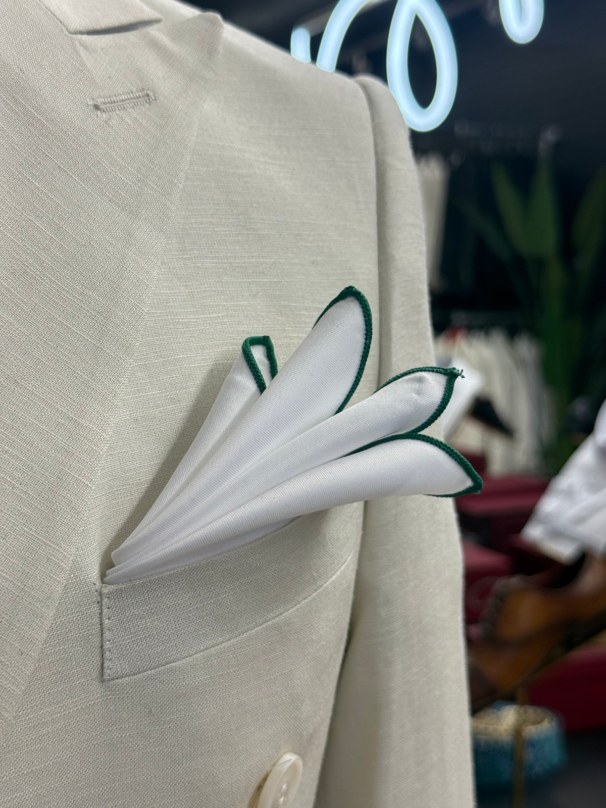 White pocket square / Green trim
