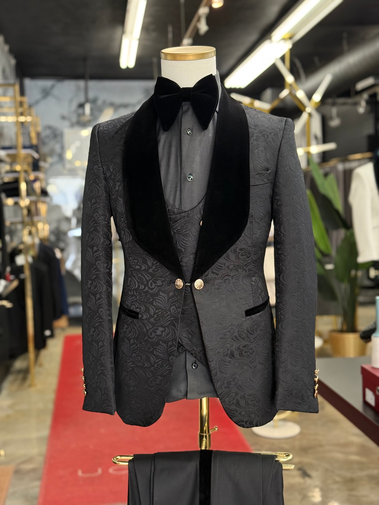 Black Jacquard Shawl Lapel Tuxedo