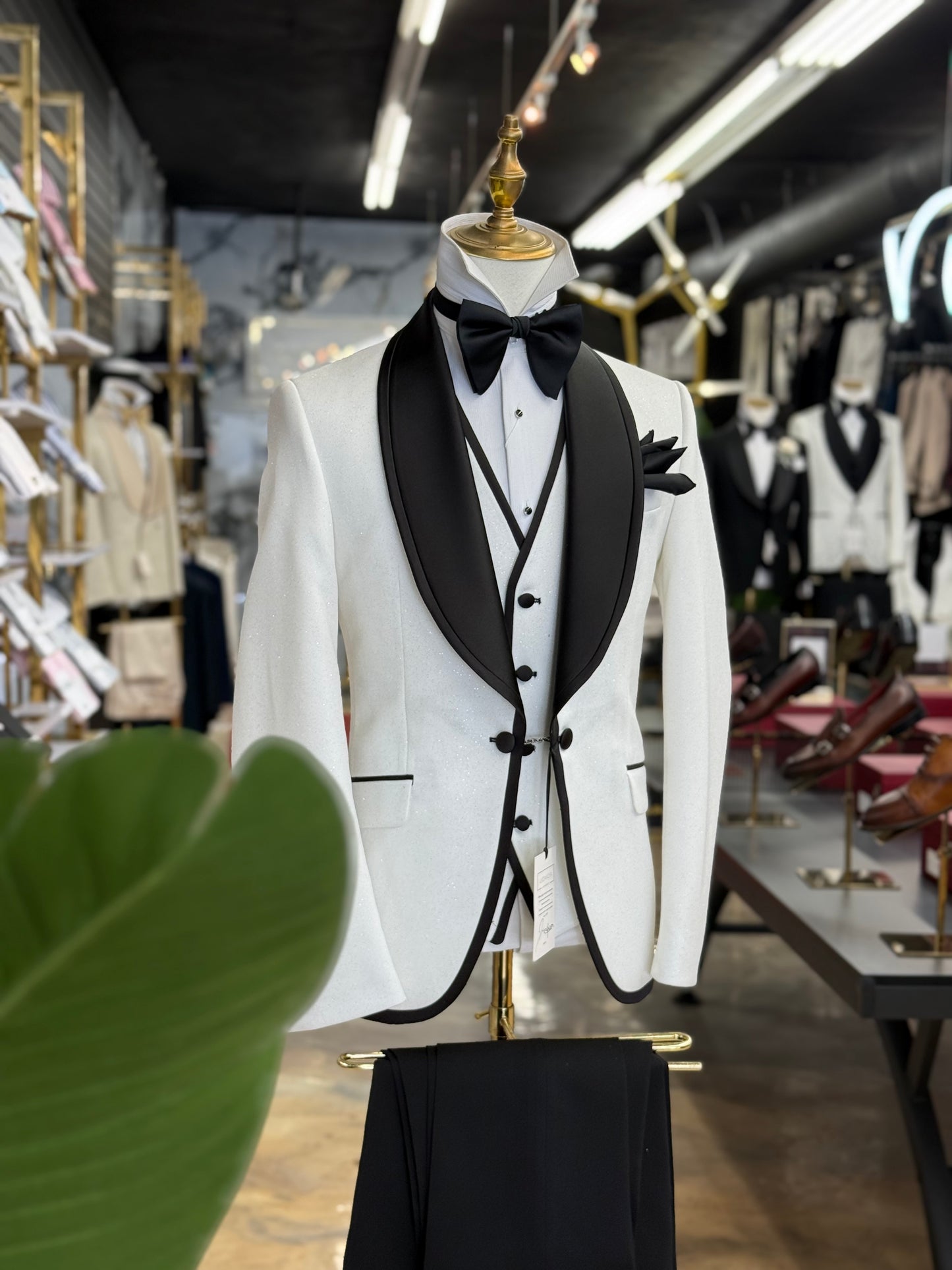 White Sparkly Edition Shawl Lapel Tuxedo
