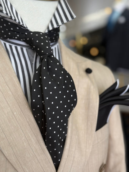 Necktie Black & White polka dots