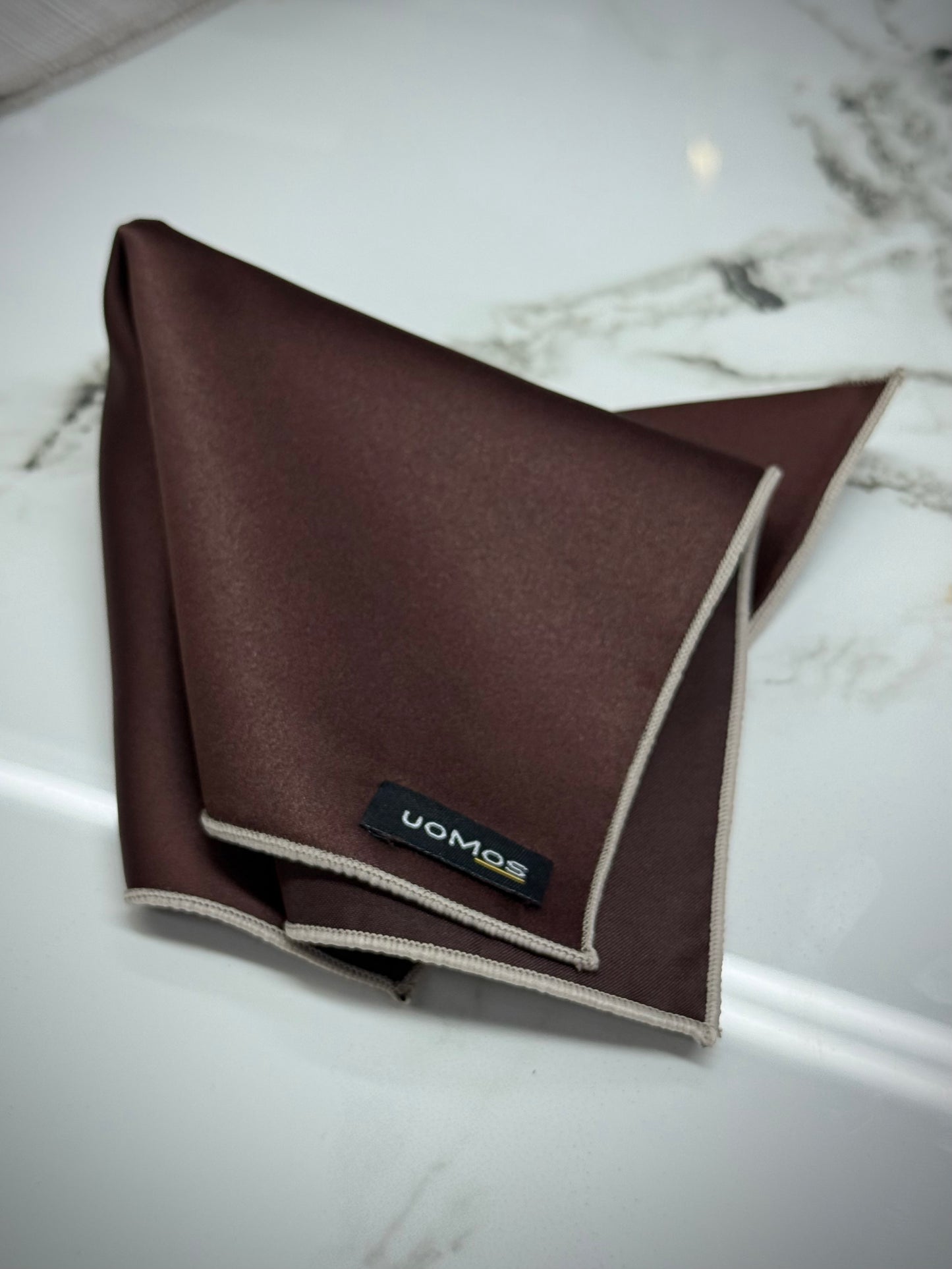 Brown pocket square / Beige trim