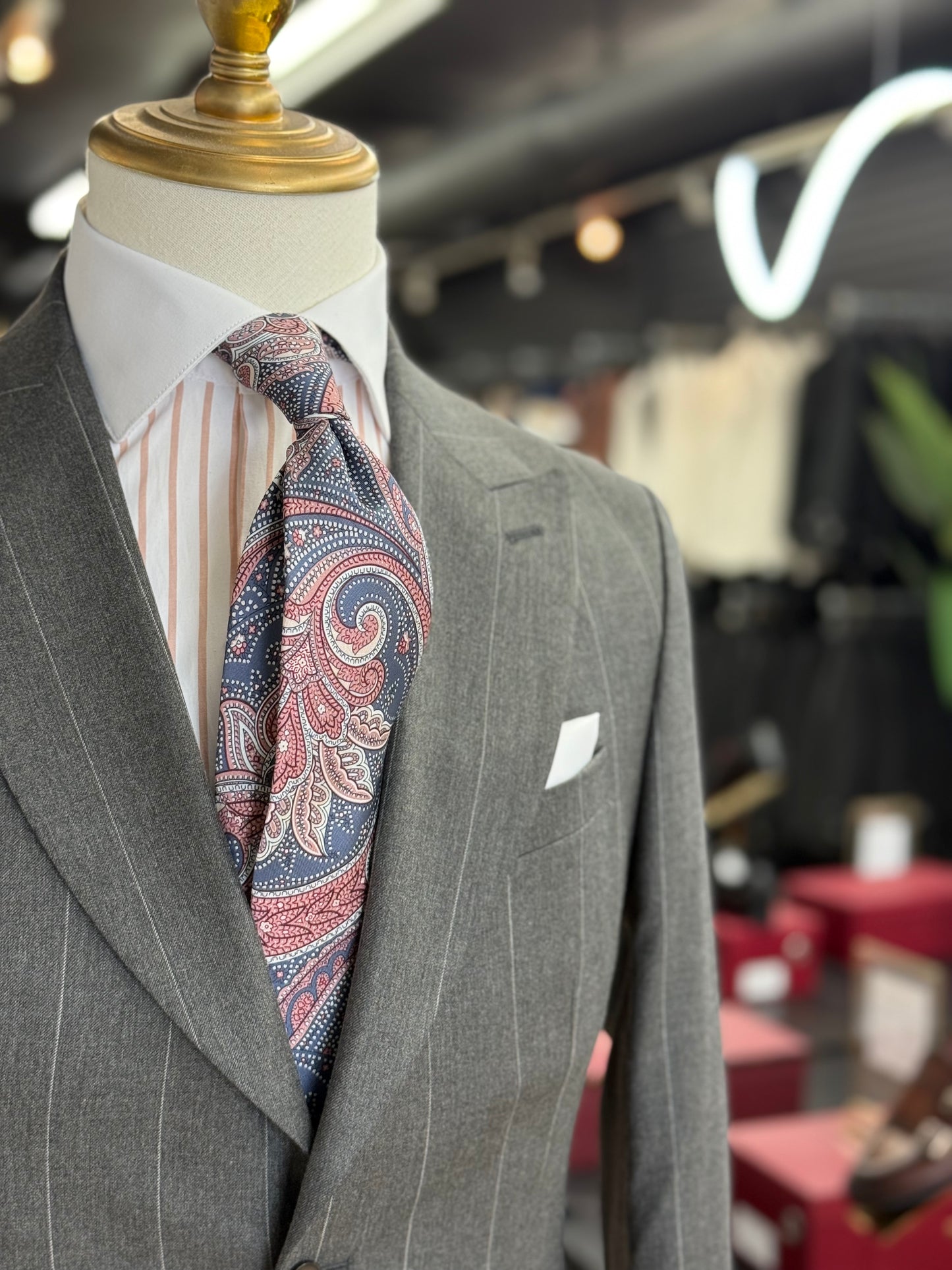 Necktie Big Paisley Rose and Grey