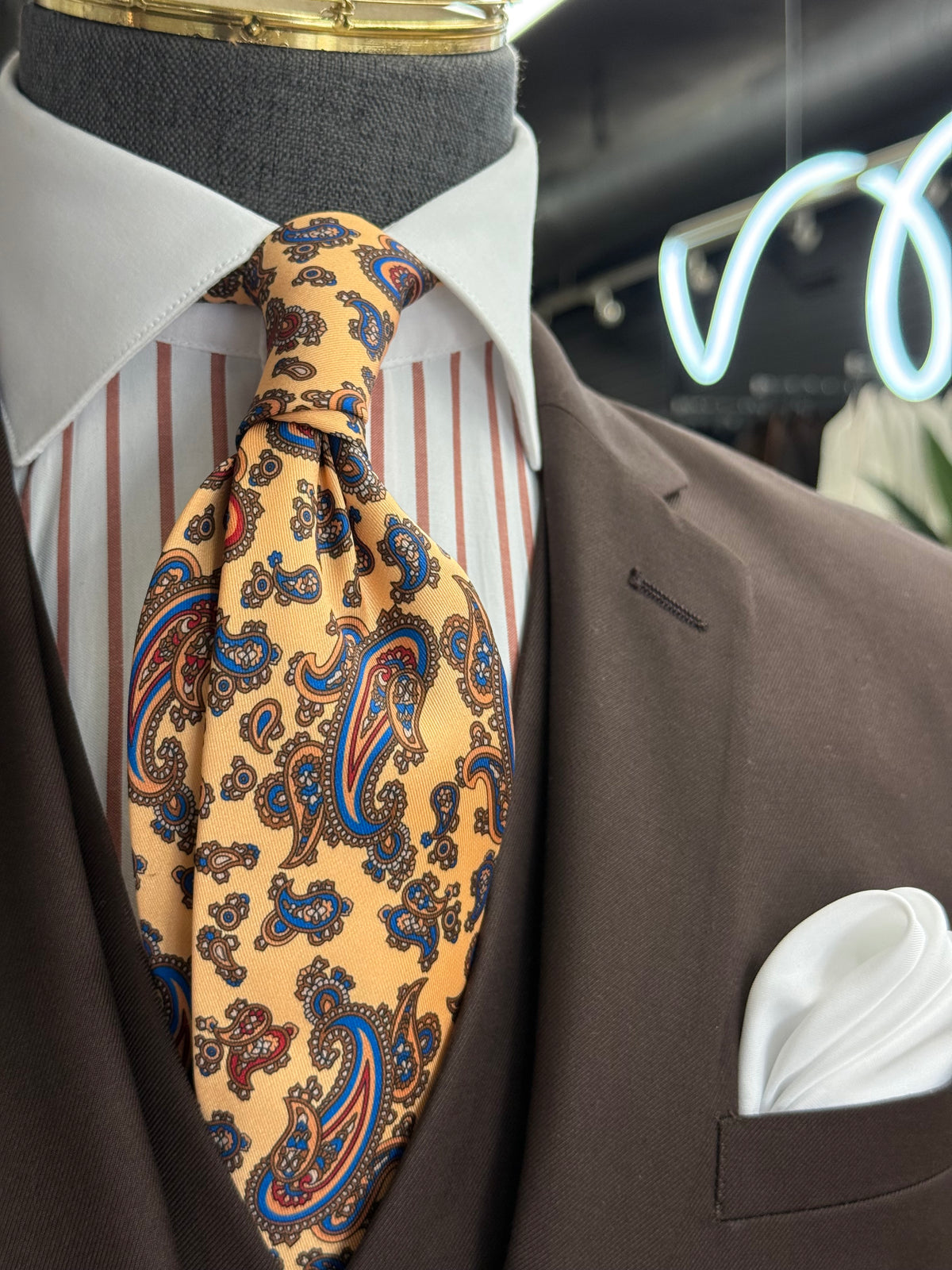 Necktie Paisley Golden