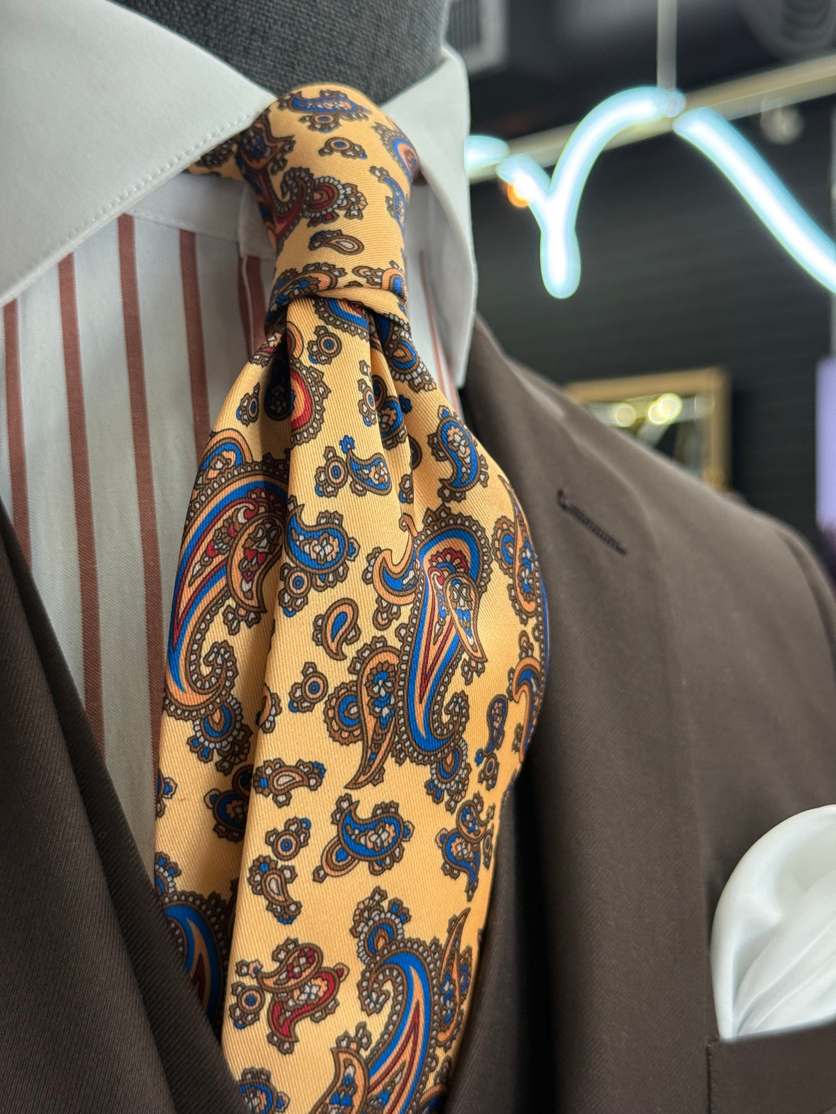 Necktie Paisley Golden