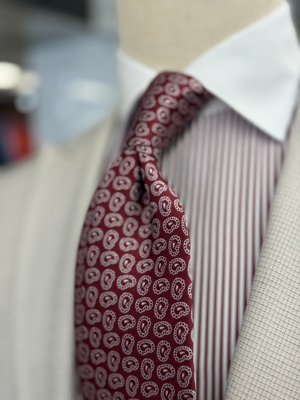 Necktie Mid Paisley Burgundy
