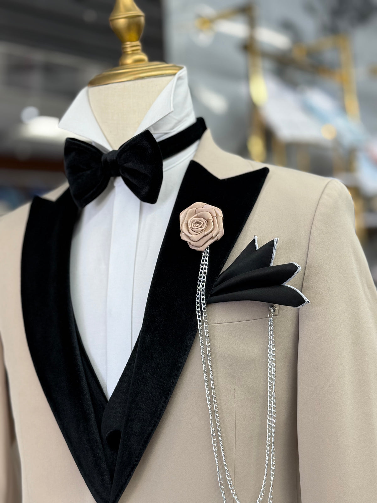 Noir Champagne Peak Lapel Velvet Edition